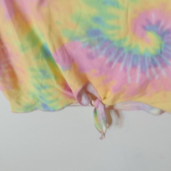 Grumpy and Gorgeous  Yikes tie dye v-neck tie bottom t-shirt. Medium - Picture 3 of 7